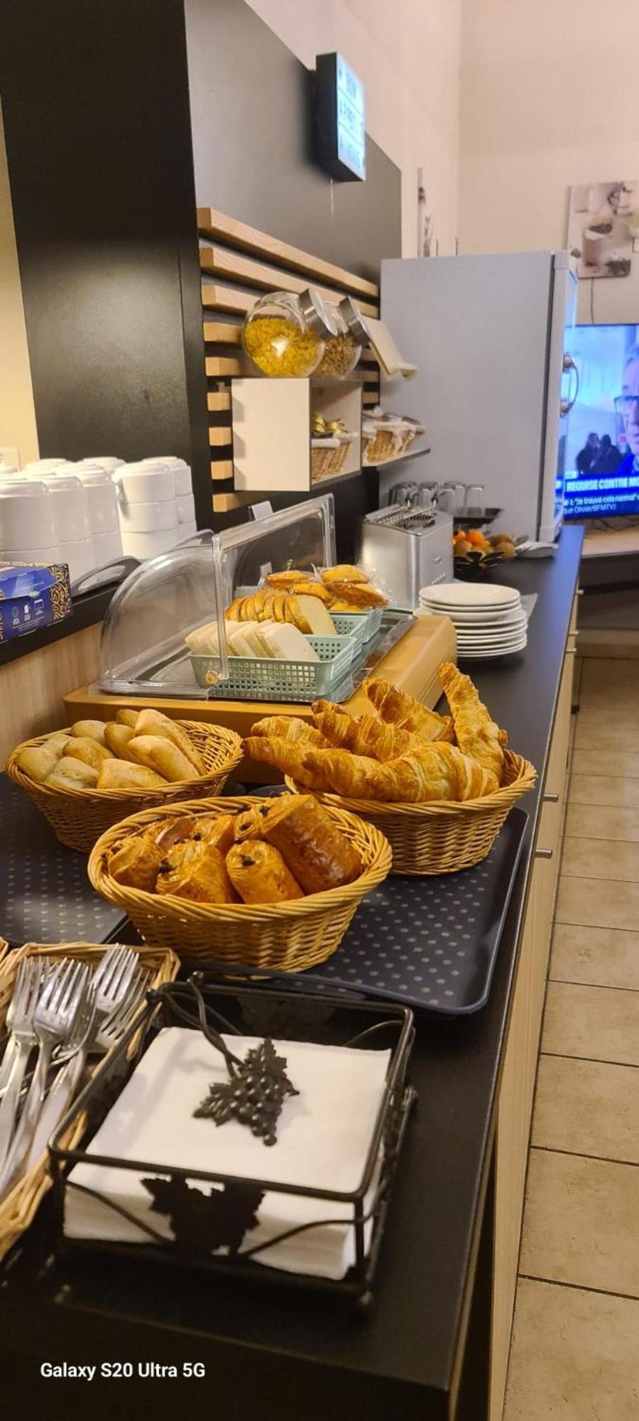 Graulhet Hotel Restaurant Du Lac מראה חיצוני תמונה